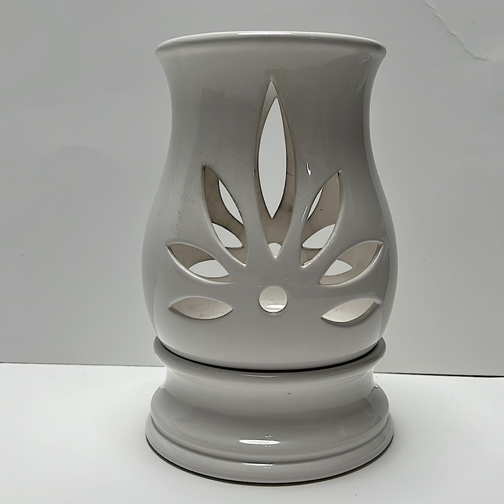 PartyLite Sonata White Ceramic Floral Tabletop Candle Lamp P0387 2 Piece Set